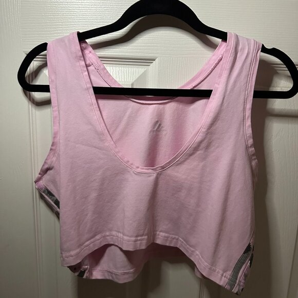Adidas Essentials Pink Camo Crop - Picture 2 of 9